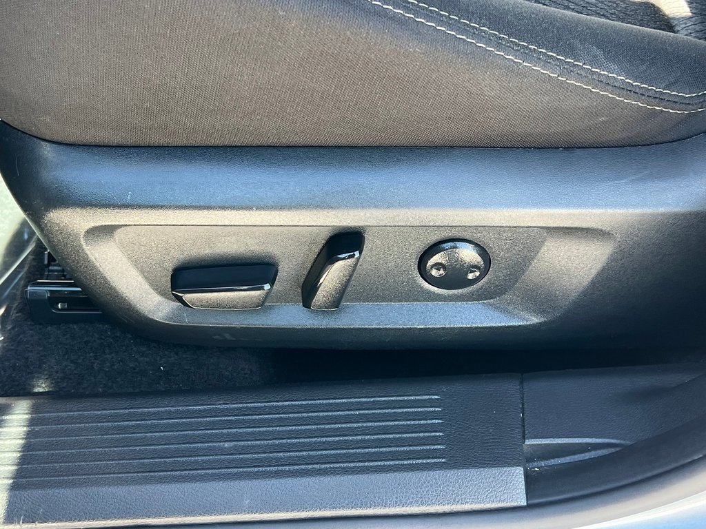 Used 2024 Nissan Rogue SV image 23