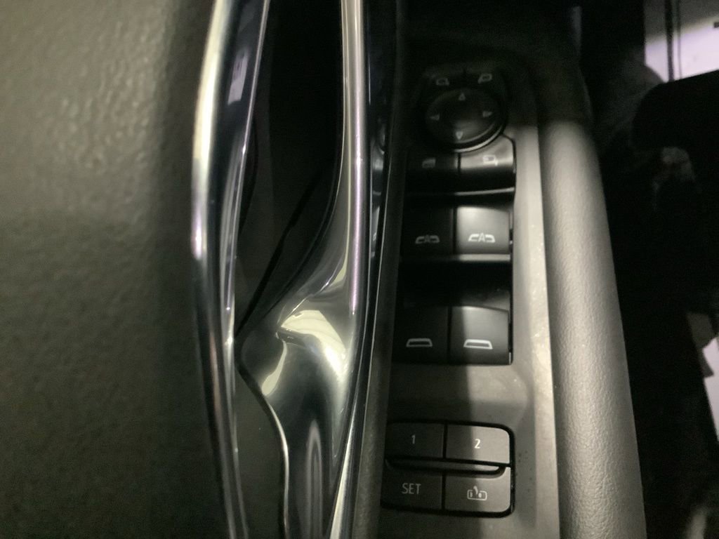 Used 2022 Chevrolet Tahoe LT w/ LT Signature Package image 14