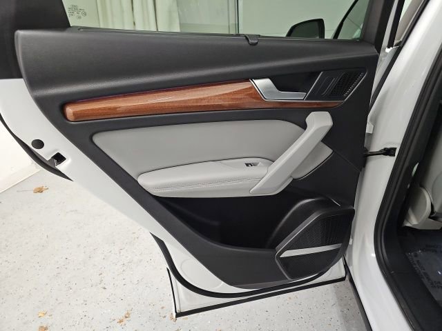 Used 2022 Audi Q5 e Prestige image 28