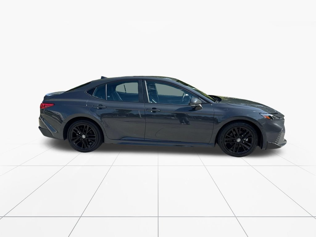 Used 2025 Toyota Camry SE FWD image 9