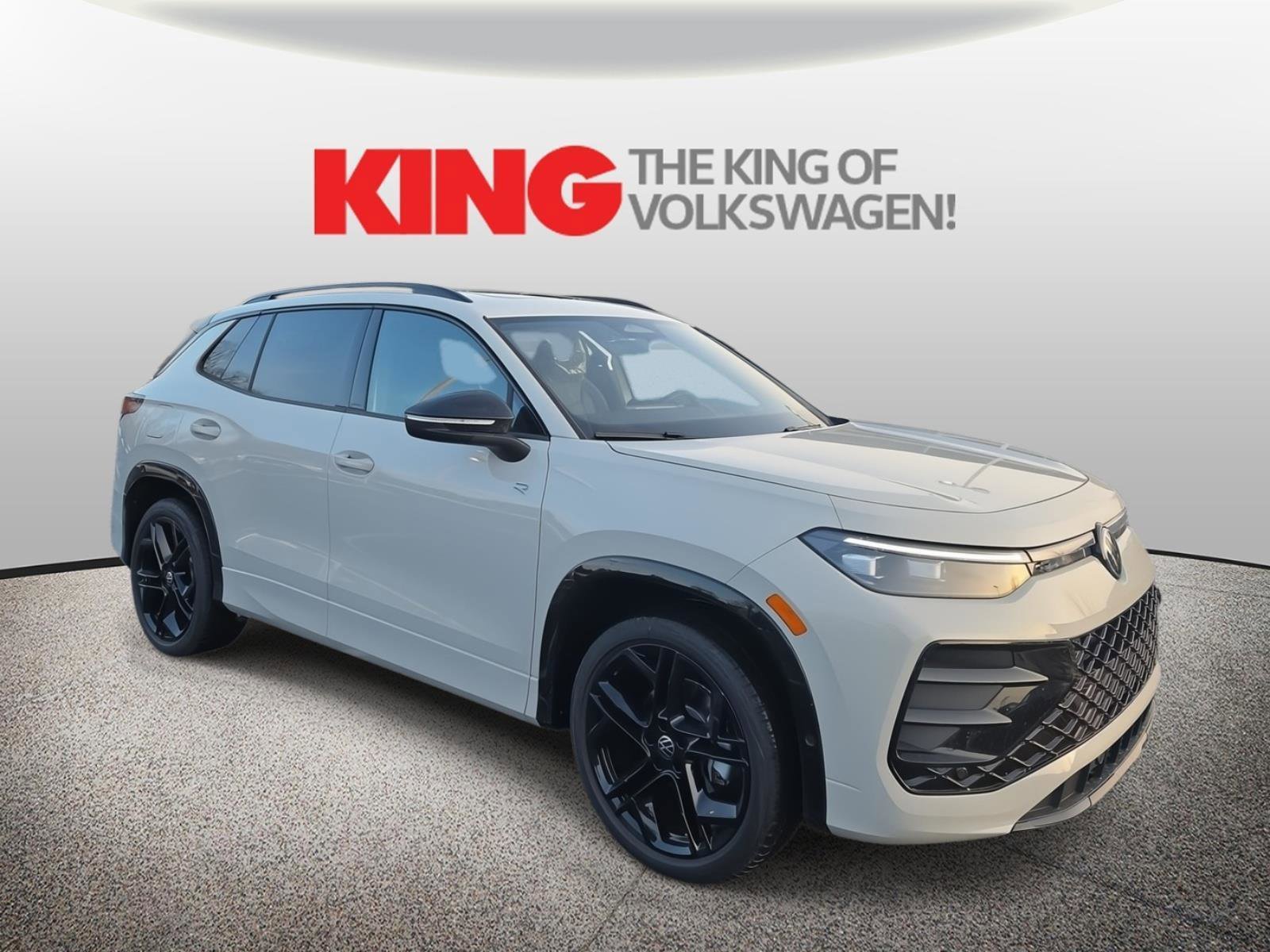 New 2026 Volkswagen Tiguan SE R-Line image 1