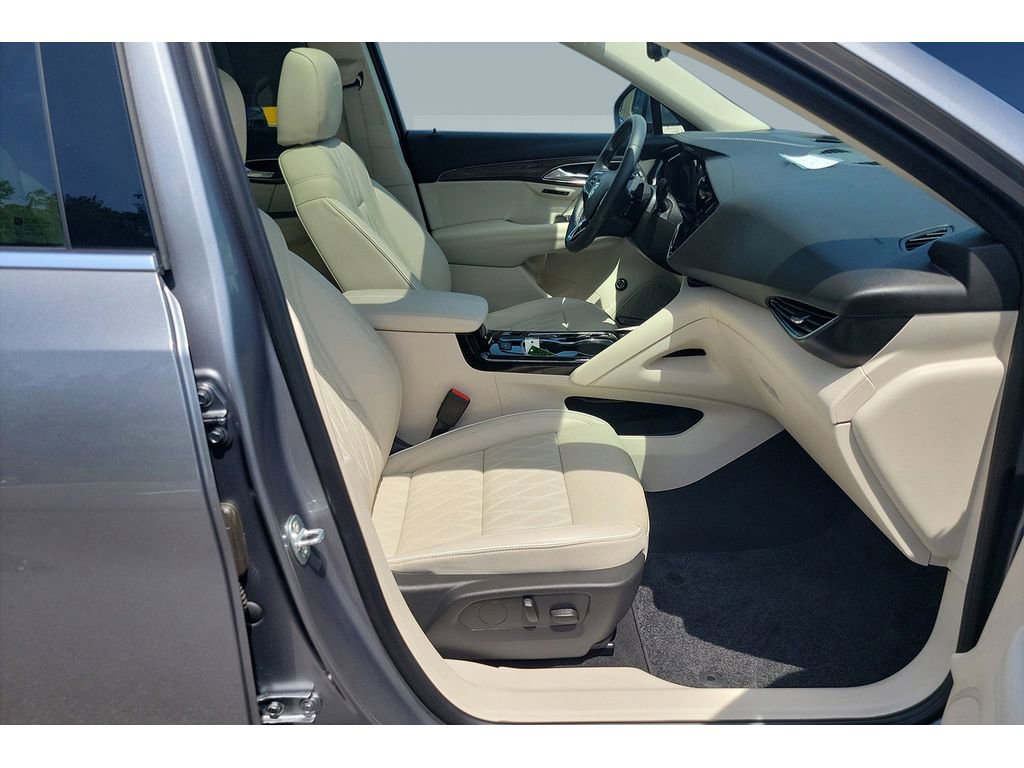 Used 2022 Buick Envision Avenir w/ Technology Package II FWD image 17