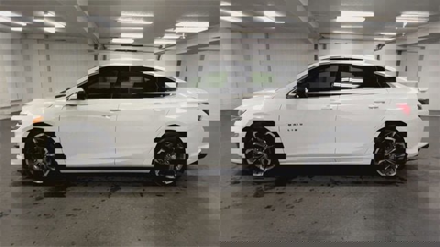 Certified 2022 Chevrolet Malibu LT w/ Leather Package image 5