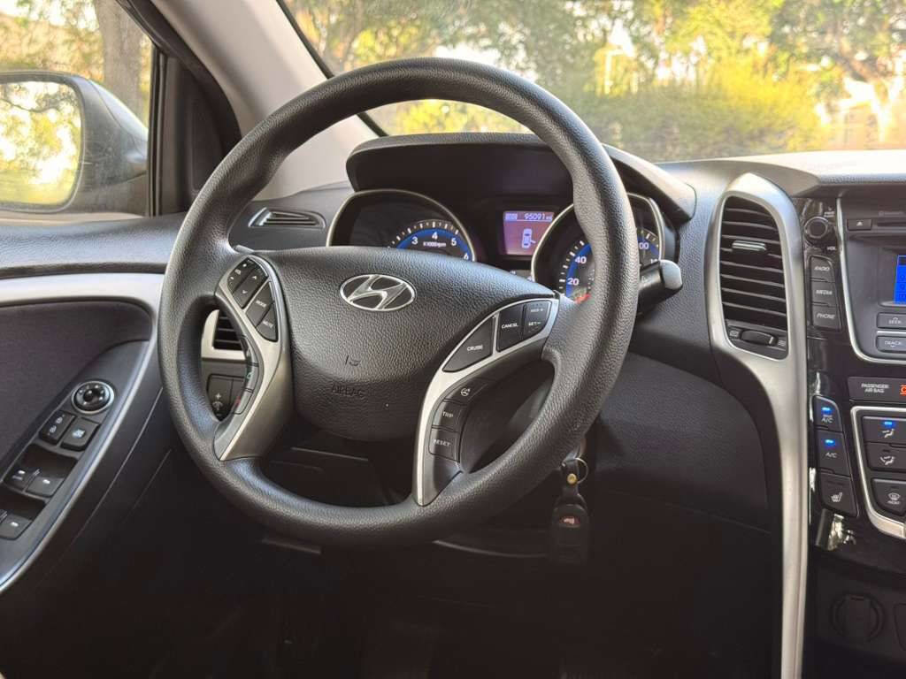 Used 2016 Hyundai Elantra GT FWD image 19