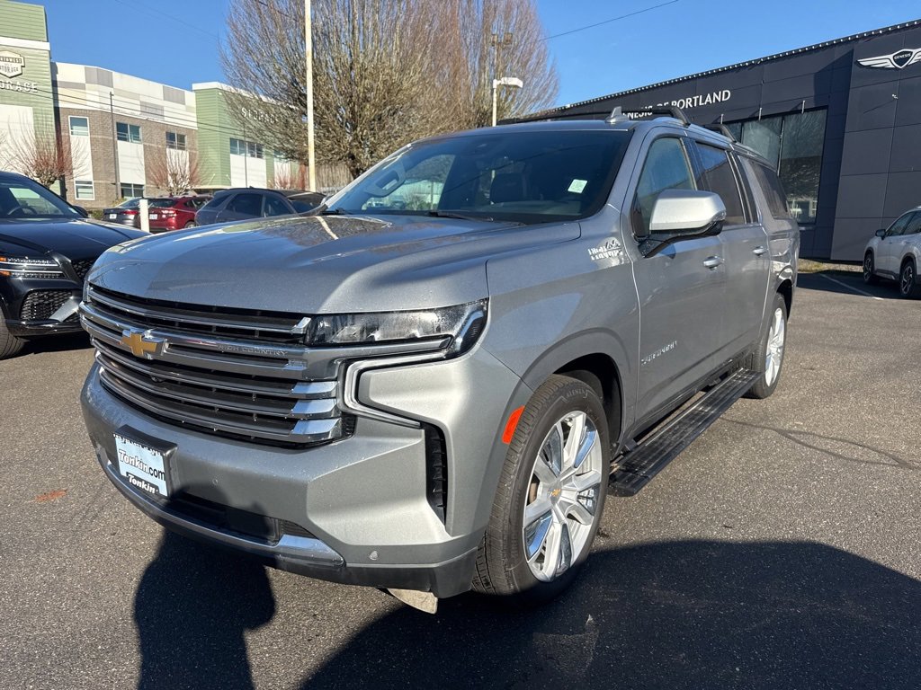 Used 2024 Chevrolet Suburban High Country image 3