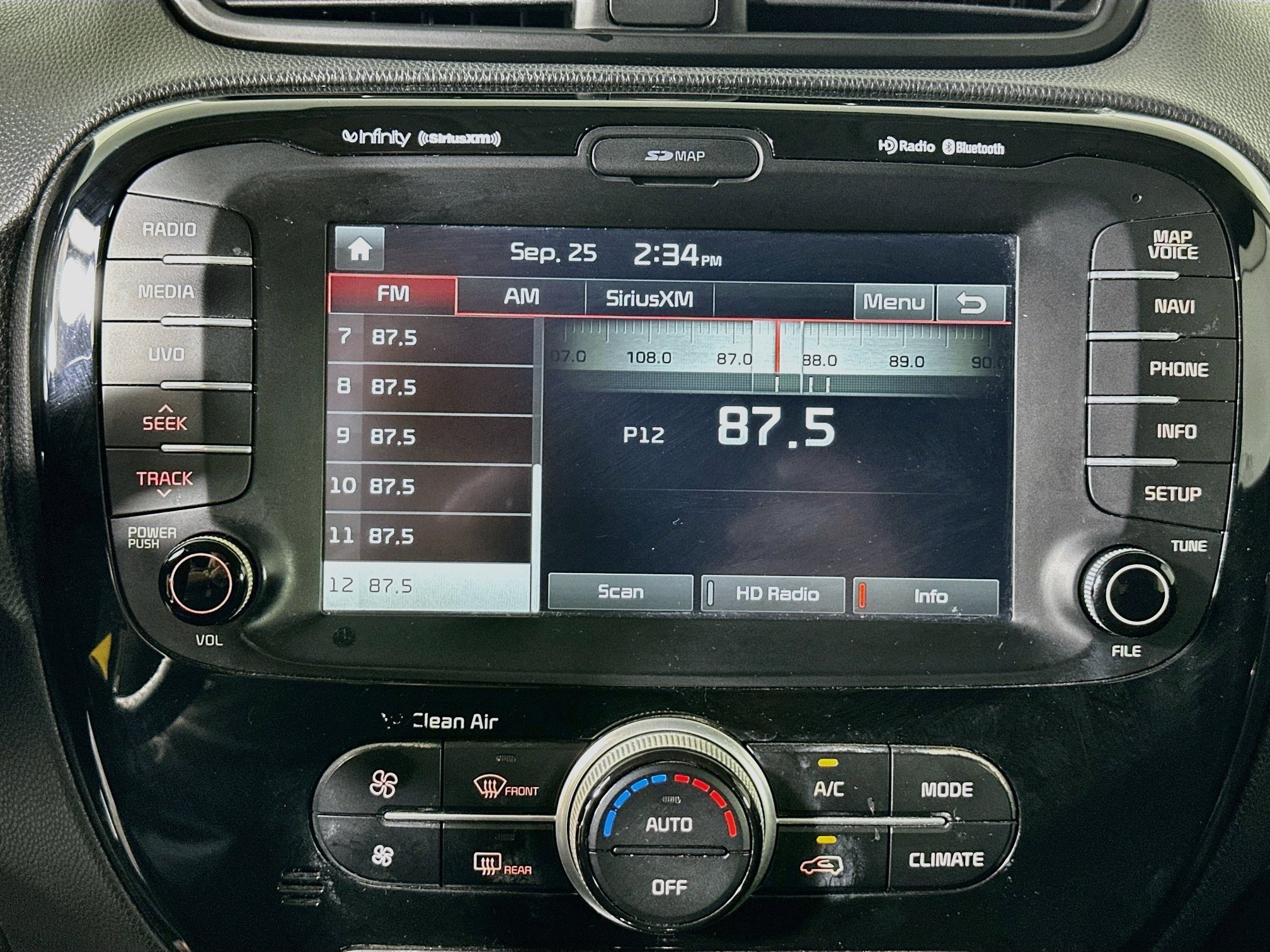 Used 2014 Kia Soul + w/ Audio Package FWD image 19