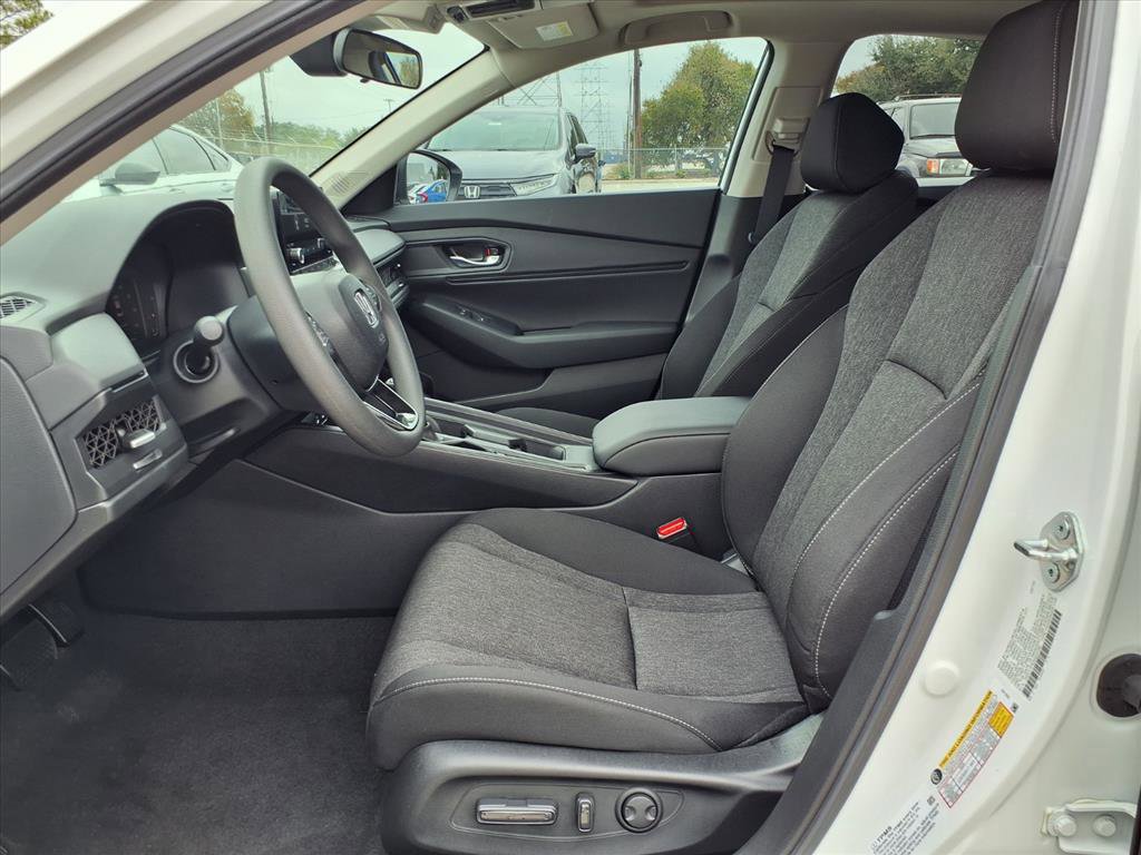 Certified 2025 Honda Accord SE image 17