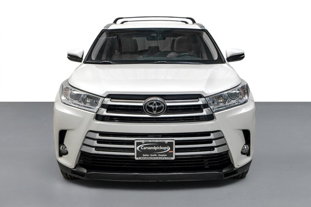 Used 2018 Toyota Highlander XLE FWD image 3