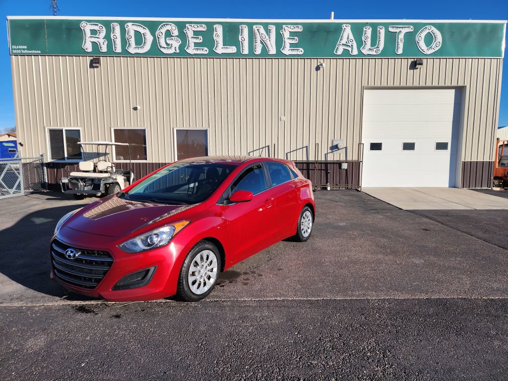 Used 2017 Hyundai Elantra GT FWD image 1