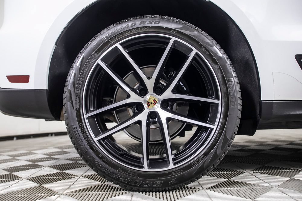 Used 2024 Porsche Macan w/ Premium Plus Package AWD/4WD image 42