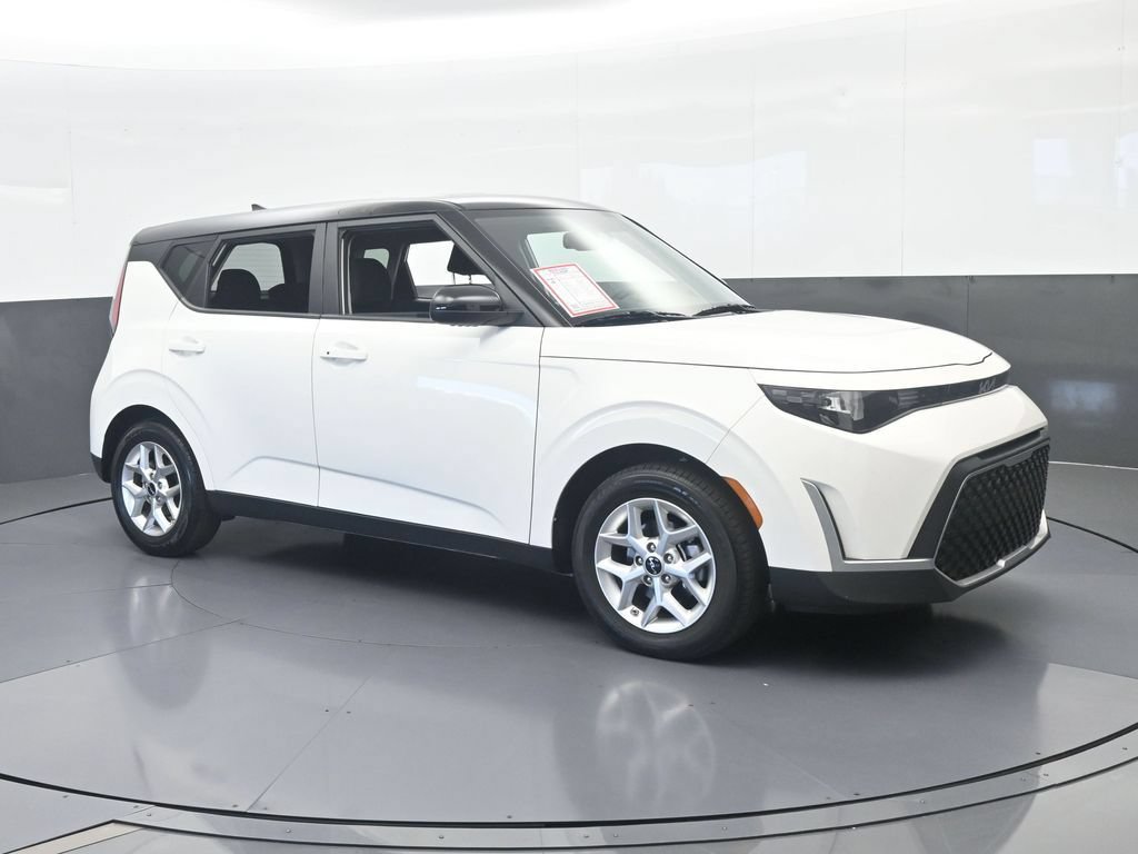 Used 2024 Kia Soul S FWD image 8