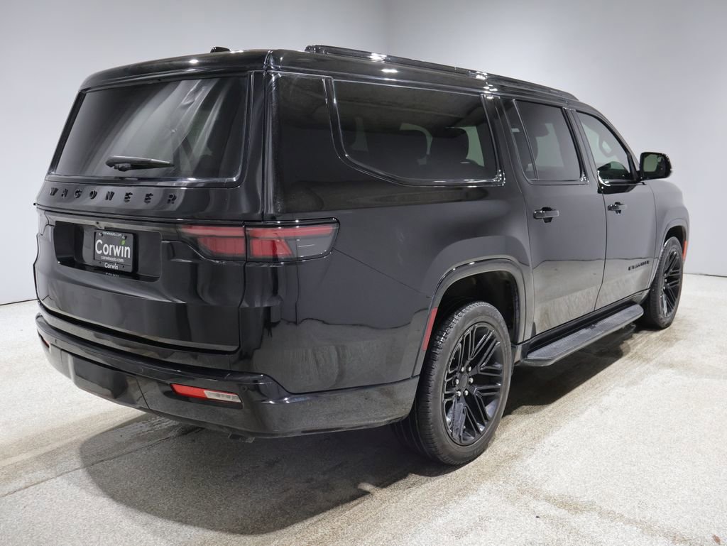 Used 2024 Jeep Wagoneer L Series II image 2