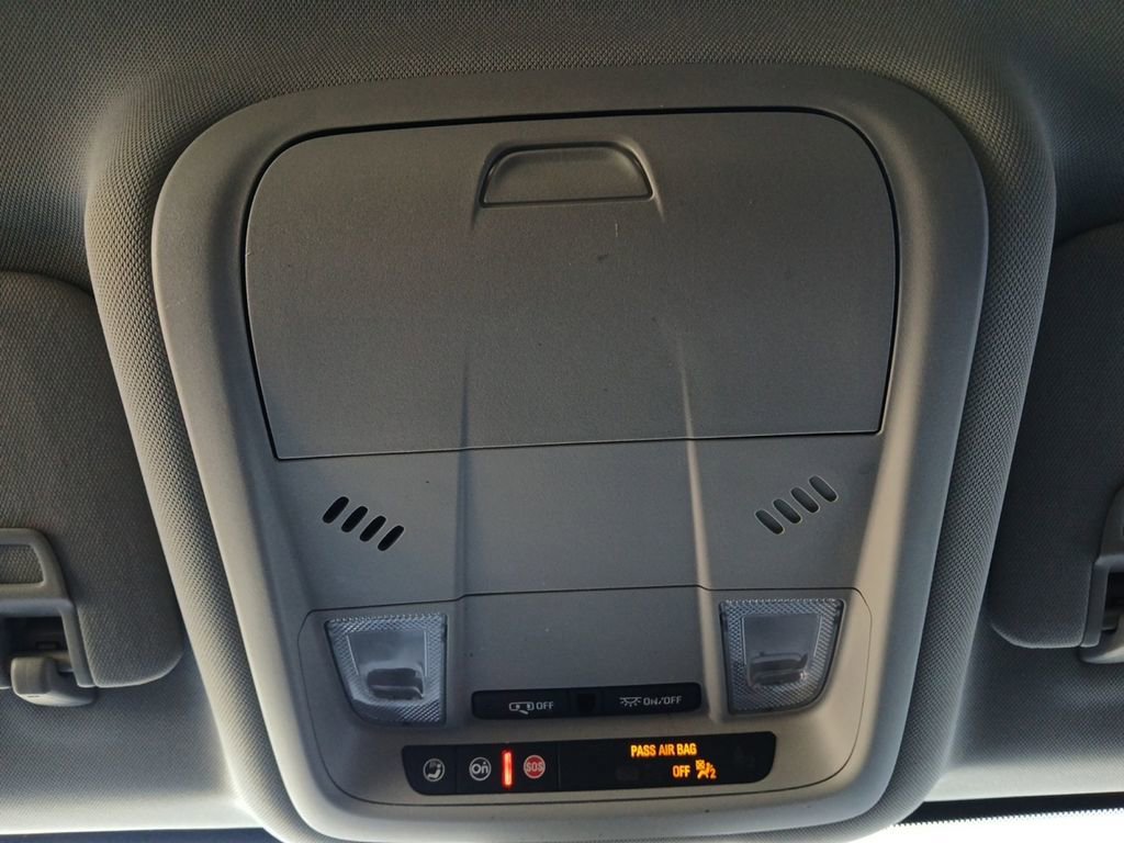 Used 2022 GMC Terrain SLE FWD image 7