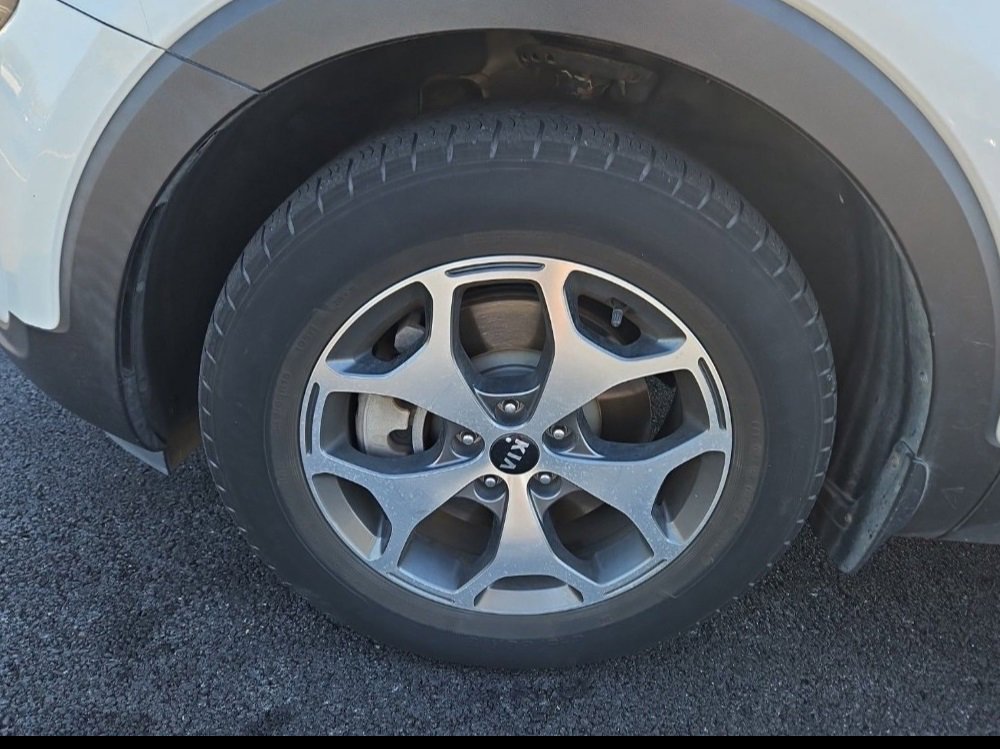 Used 2020 Kia Telluride EX image 23