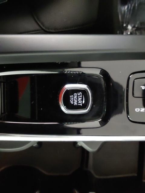 Used 2023 Volvo XC60 B5 Plus image 29