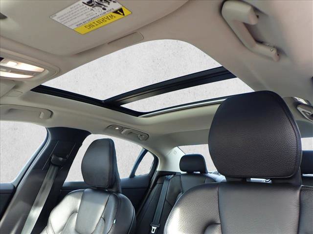 Used 2024 Volvo S60 B5 Ultimate image 12