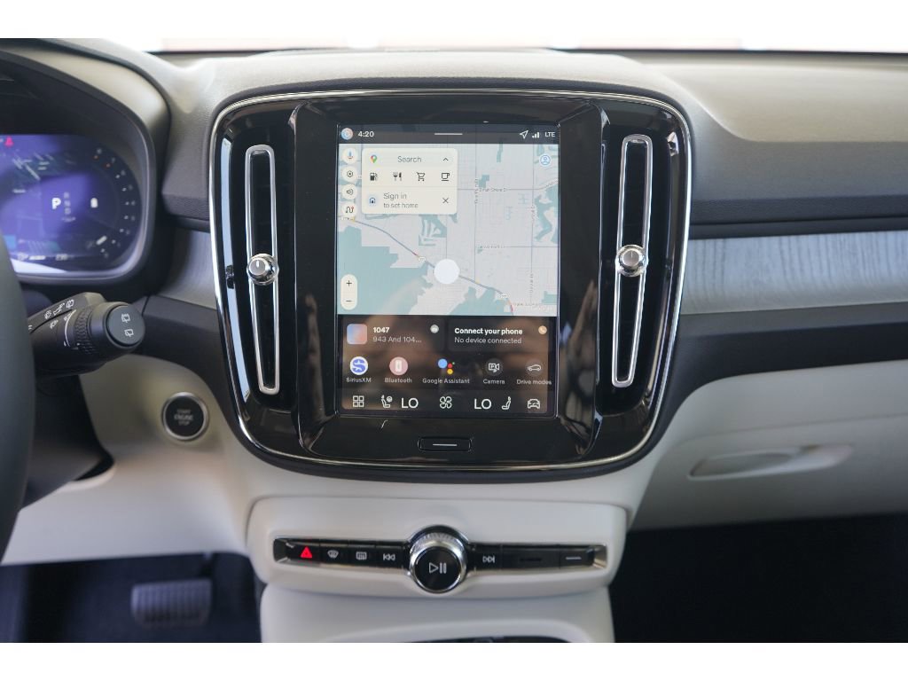 New 2026 Volvo XC40 B5 Ultra w/ Climate Package image 15