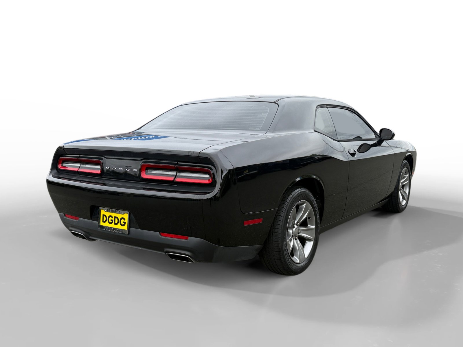 Used 2016 Dodge Challenger SXT RWD image 5