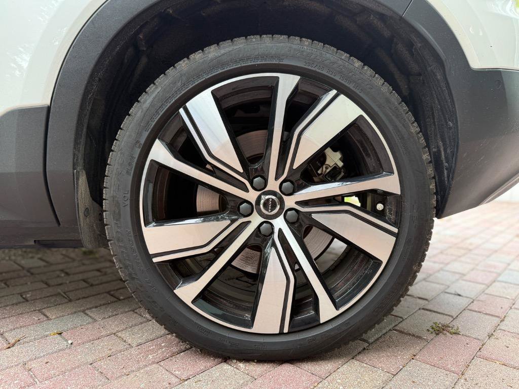 Used 2022 Volvo XC40 P8 Recharge Ultimate AWD/4WD image 11