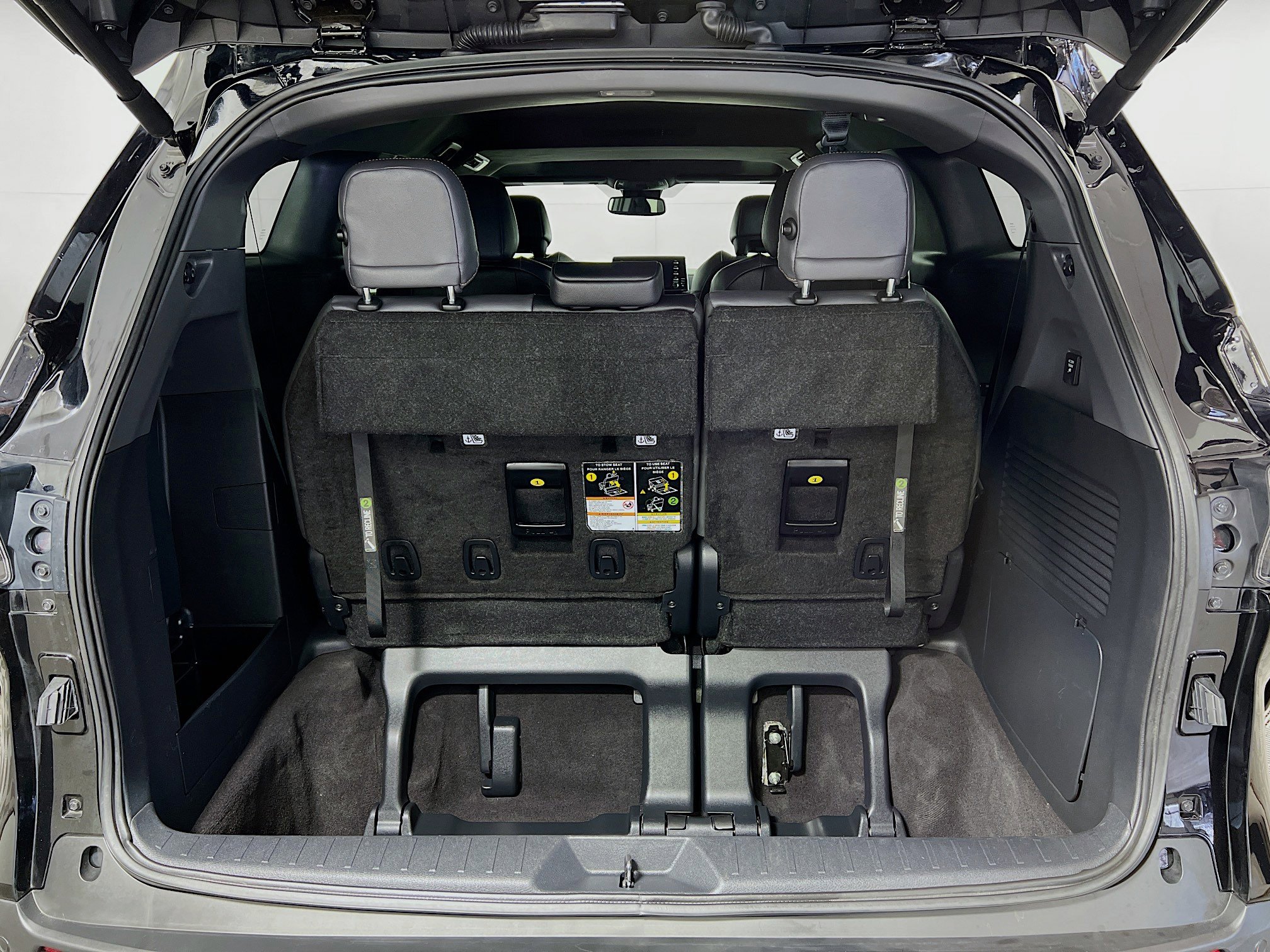 Certified 2024 Toyota Sienna XLE Woodland Edition image 23