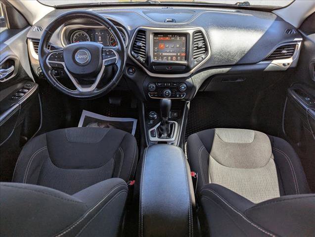 Used 2015 Jeep Cherokee Latitude w/ Comfort/Convenience Group image 17