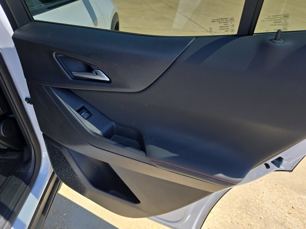 Used 2026 Chevrolet Equinox RS w/ LPO, Floor Liner Package FWD image 17
