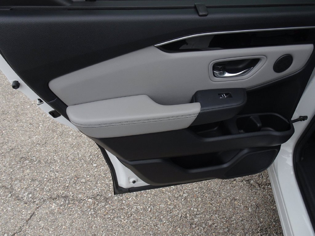 Used 2023 Honda Pilot Touring image 17