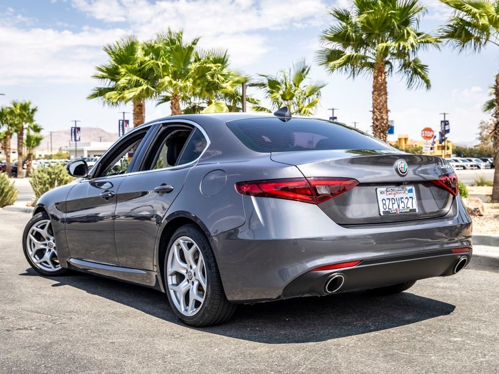 Used 2018 Alfa Romeo Giulia Ti w/ TI Leather Package RWD image 7