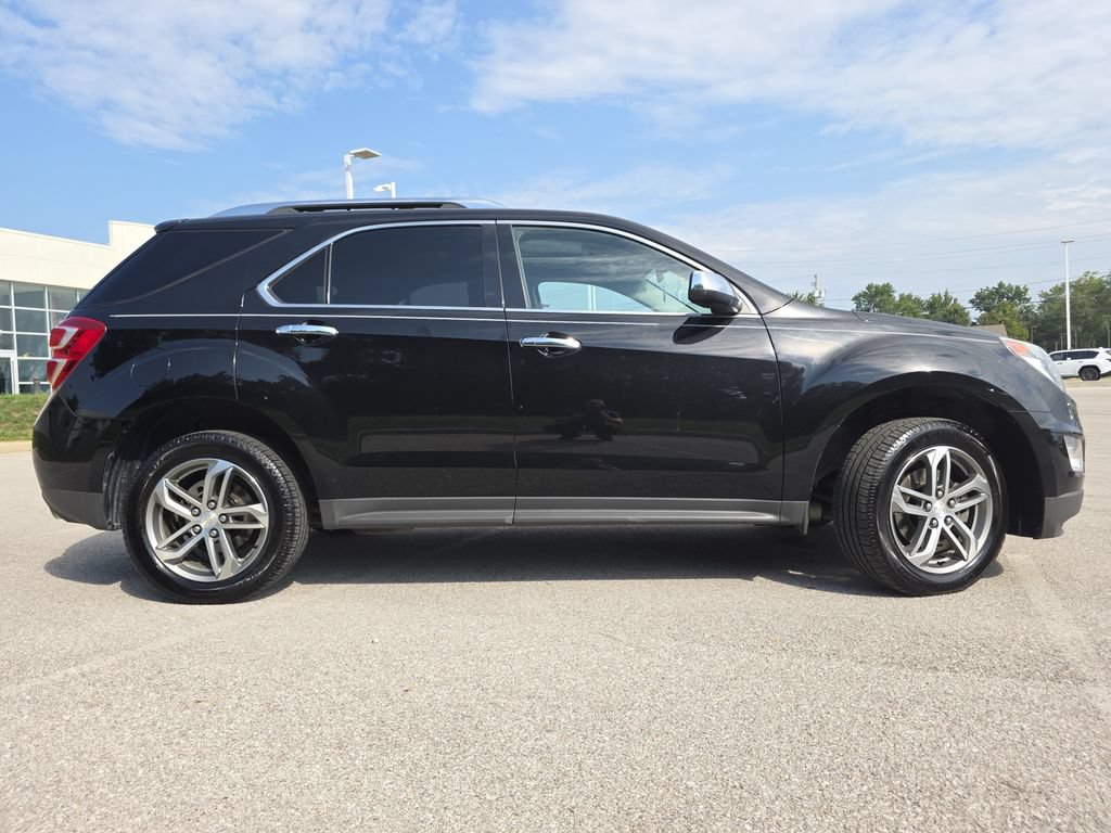 Used 2017 Chevrolet Equinox Premier w/ Enhanced Convenience Package AWD/4WD image 10