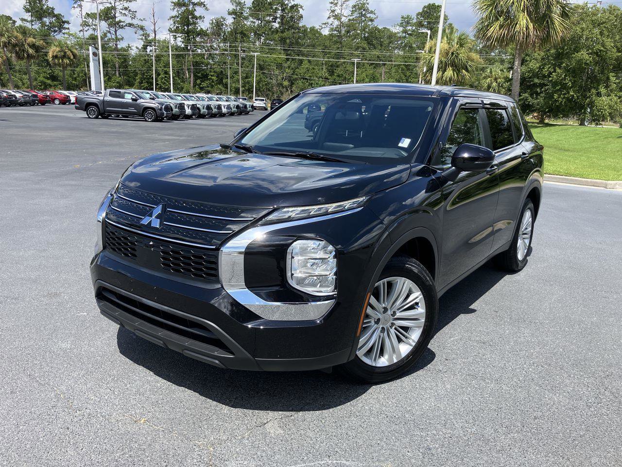 Used 2024 Mitsubishi Outlander ES