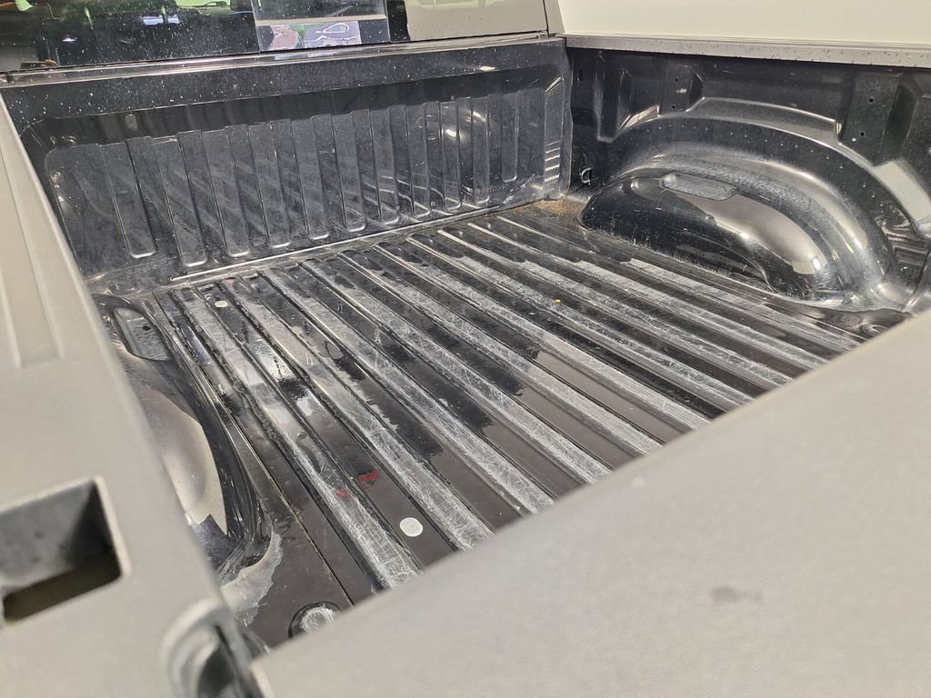 Used 2025 RAM 1500 Laramie AWD/4WD image 25