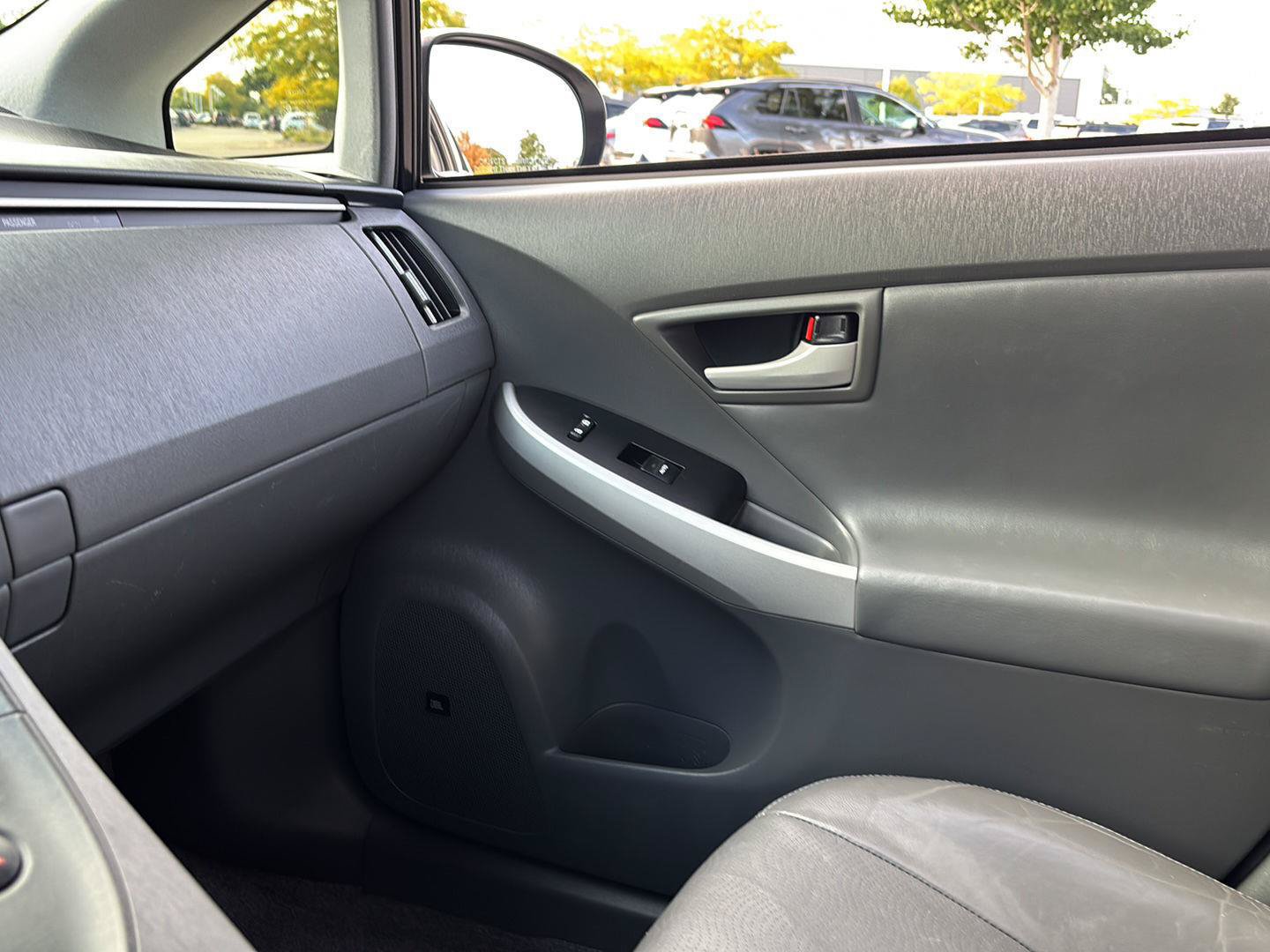 Used 2010 Toyota Prius Four w/ Solar Roof Pkg FWD image 31