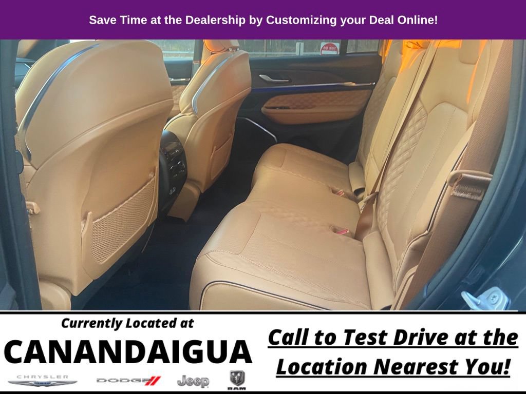 Used 2022 Jeep Grand Cherokee Summit AWD/4WD image 15