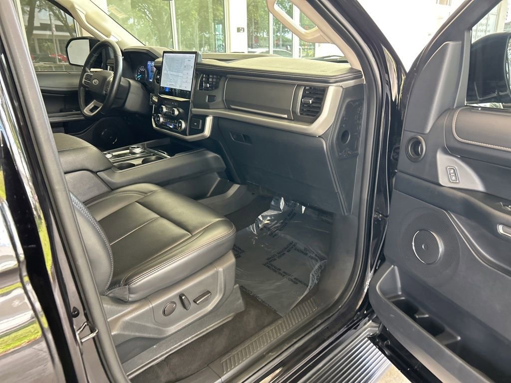 Used 2024 Ford Expedition Max XLT AWD/4WD image 27