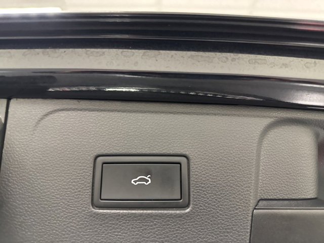 Used 2023 Volkswagen Atlas SEL R-Line image 19