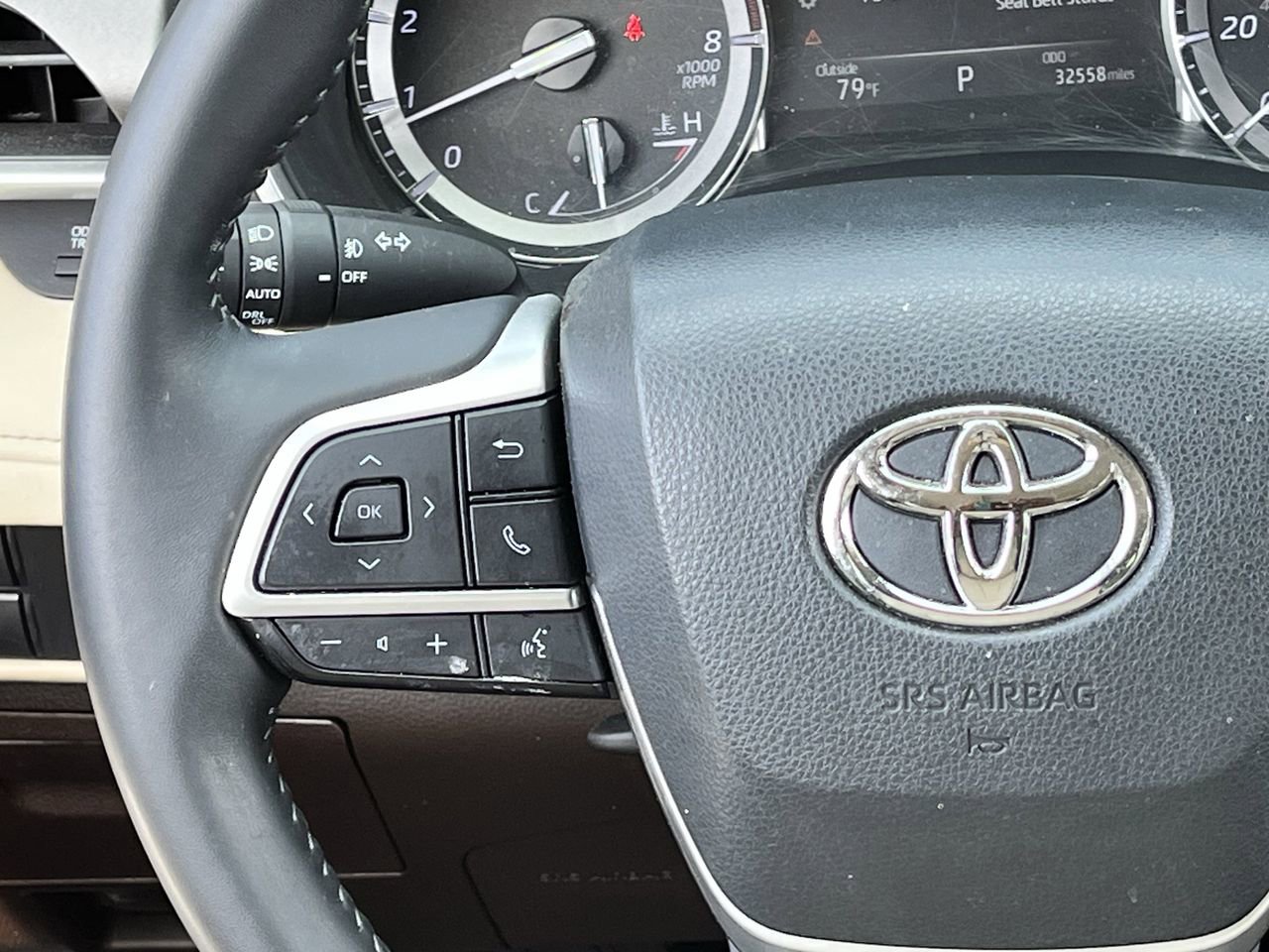 Used 2022 Toyota Highlander XLE image 12