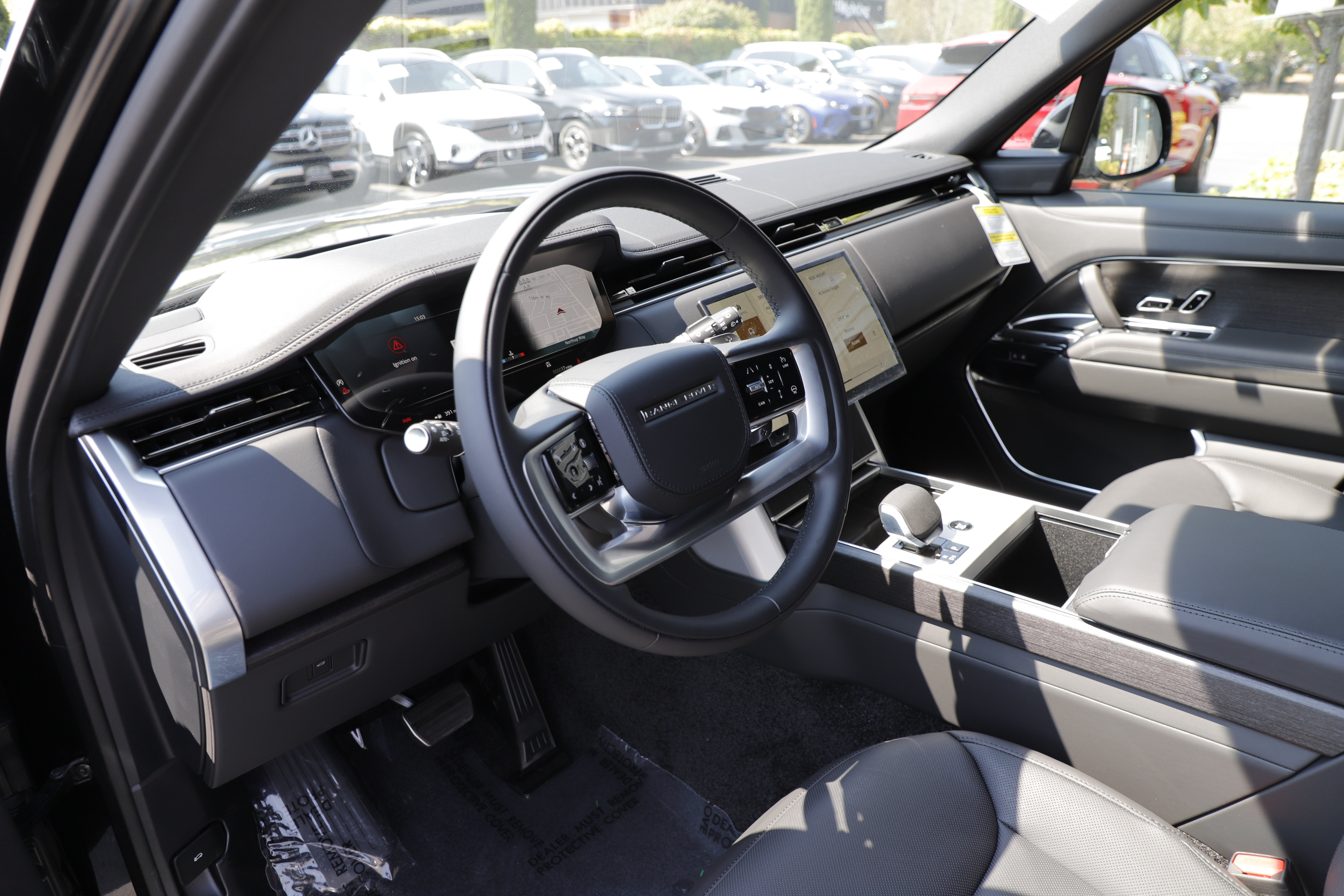 New 2026 Land Rover Range Rover Long Wheelbase SE AWD/4WD image 18