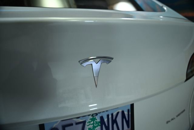 Used 2022 Tesla Model Y Long Range image 14