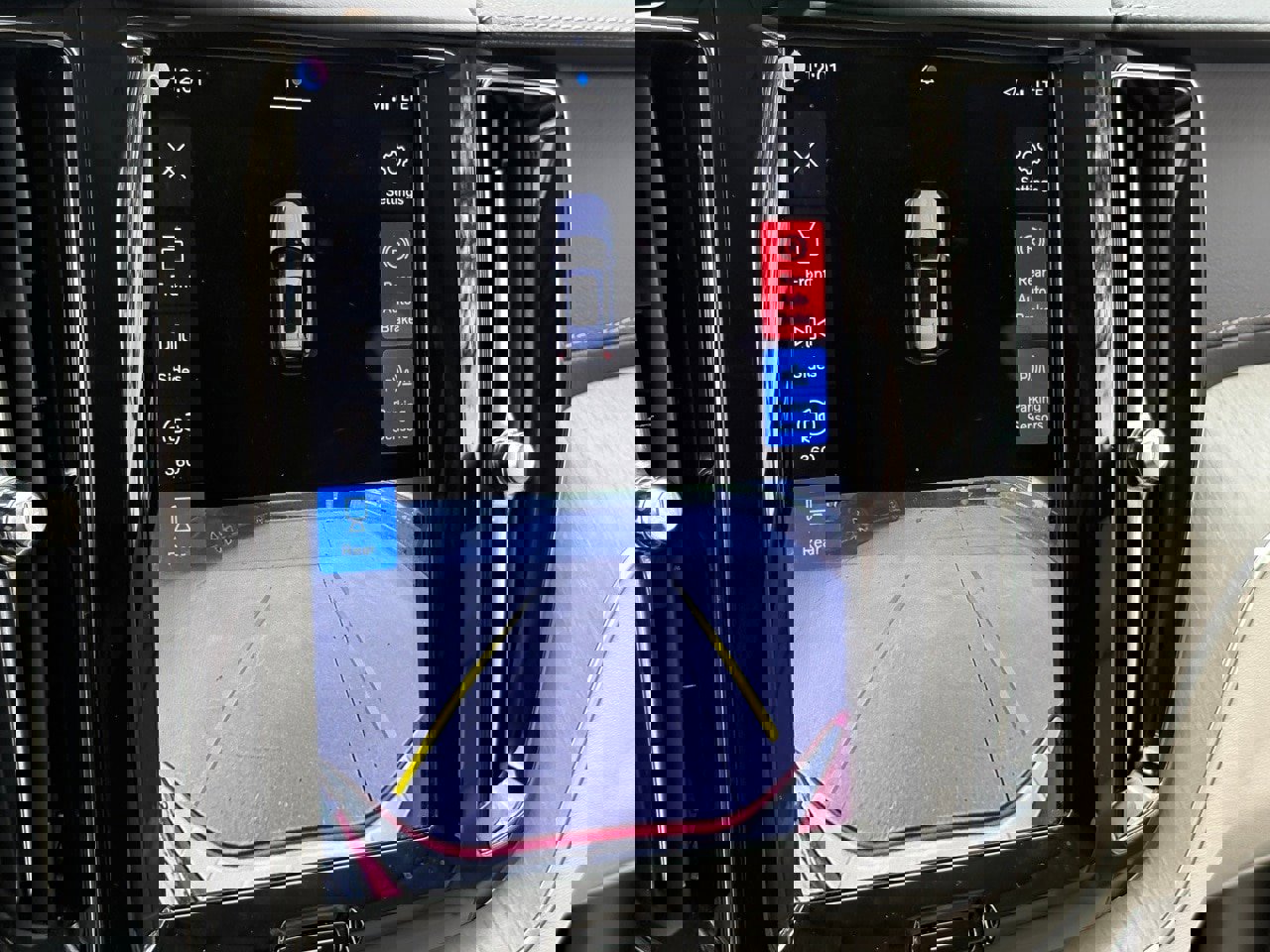 Certified 2023 Volvo XC60 B5 Ultimate w/ Climate Package image 24