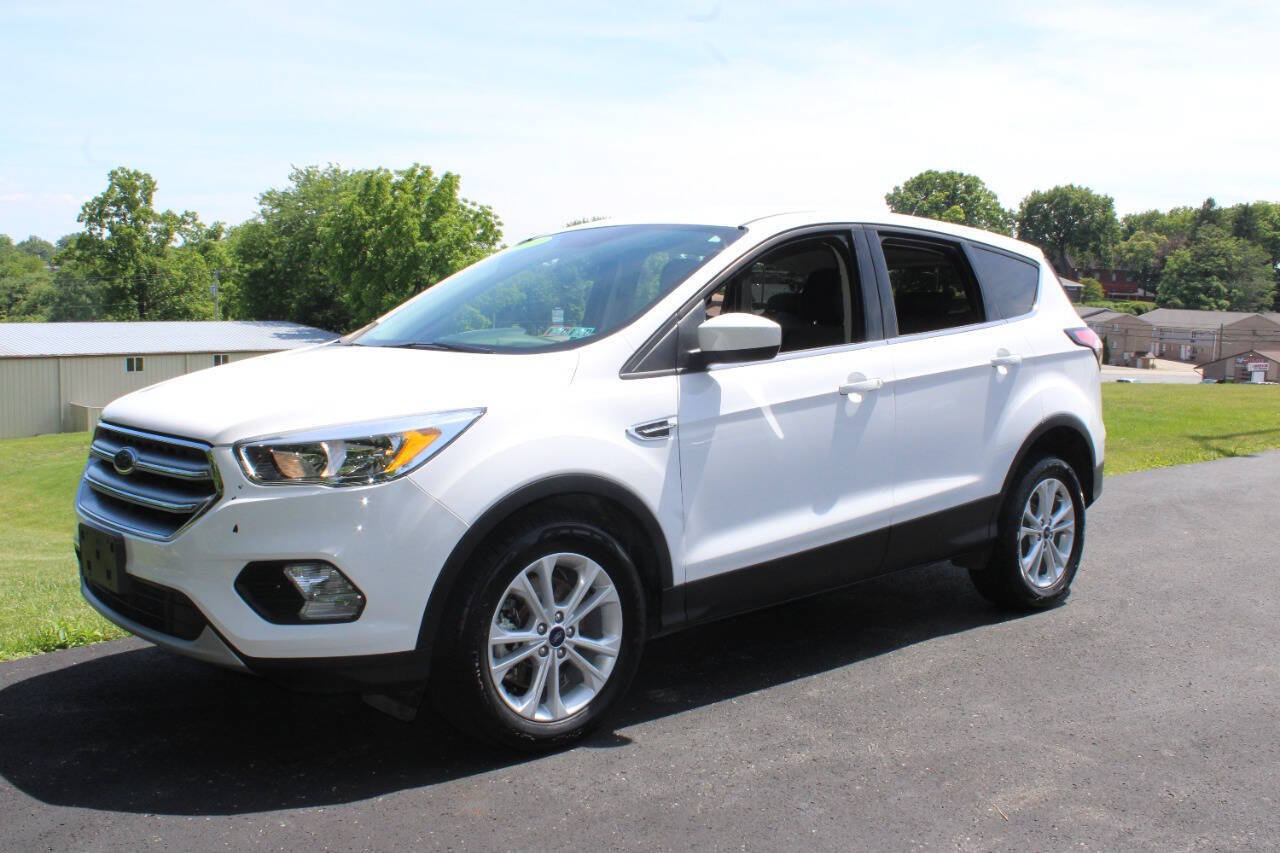 Used 2017 Ford Escape SE AWD/4WD image 3