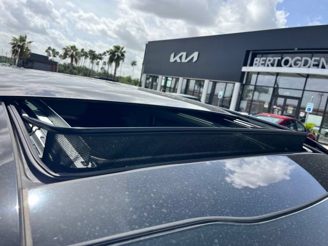 Used 2023 Kia Sorento S w/ Panoramic Sunroof Package FWD image 10