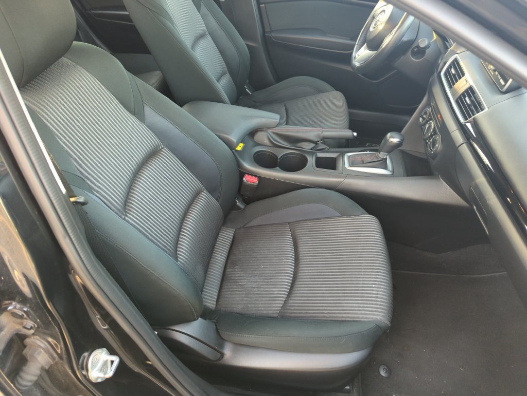Used 2014 MAZDA MAZDA3 i Touring w/ Moonroof Package 1 FWD image 34