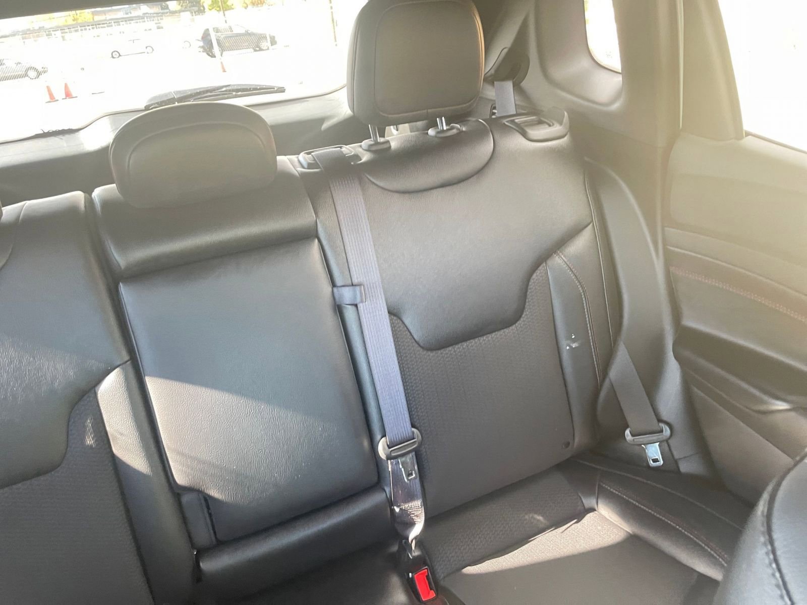 Used 2025 Jeep Compass Trailhawk image 37