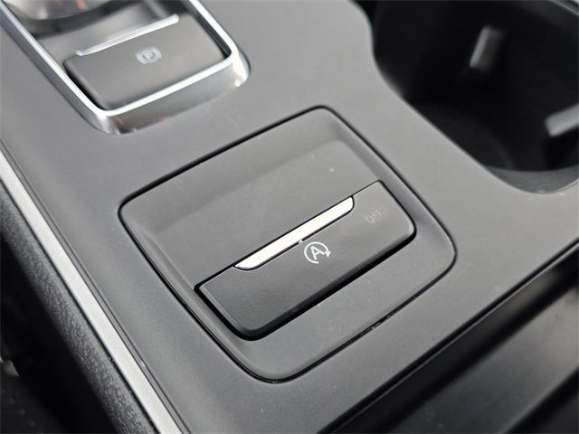 Used 2024 Ford Edge SE w/ Black Appearance Package image 25