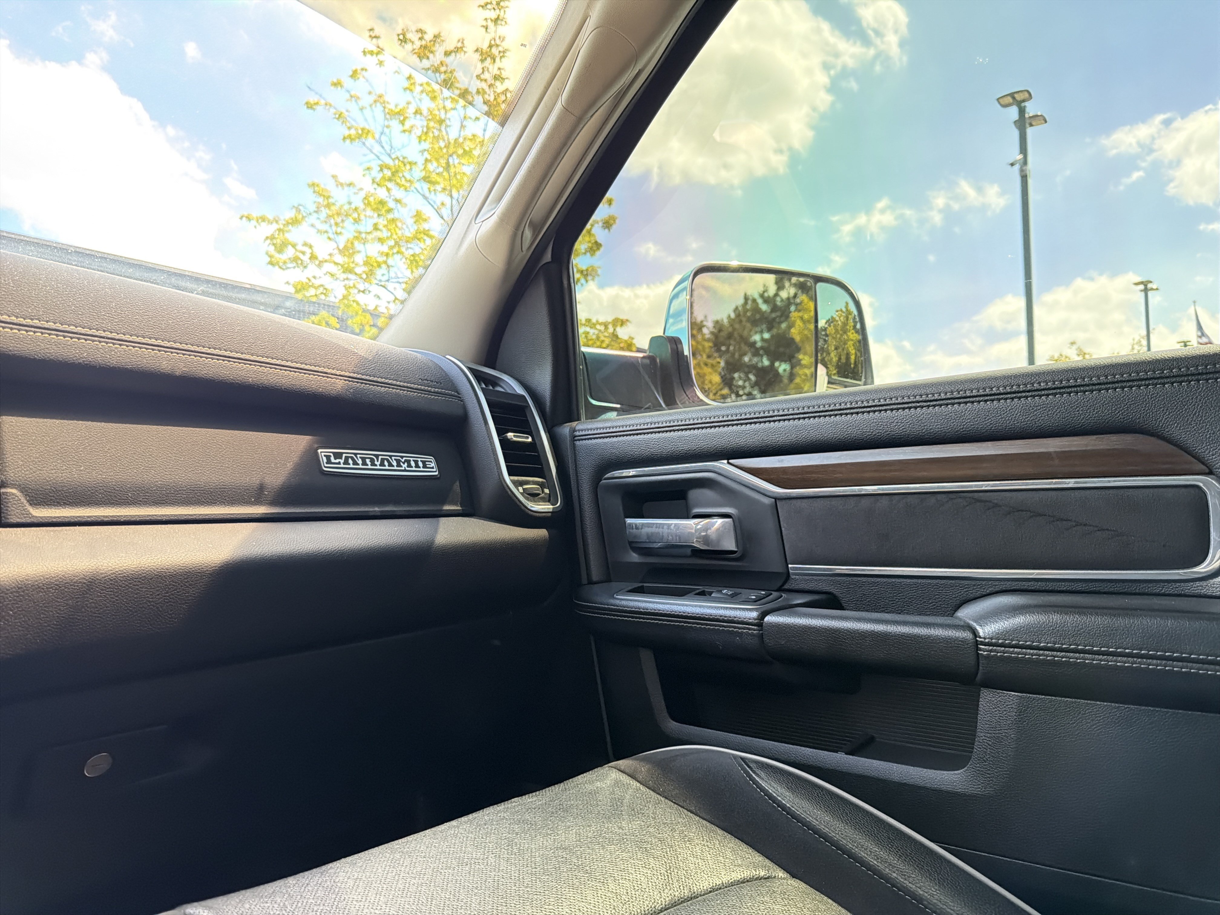 Used 2022 RAM 3500 Laramie AWD/4WD image 18