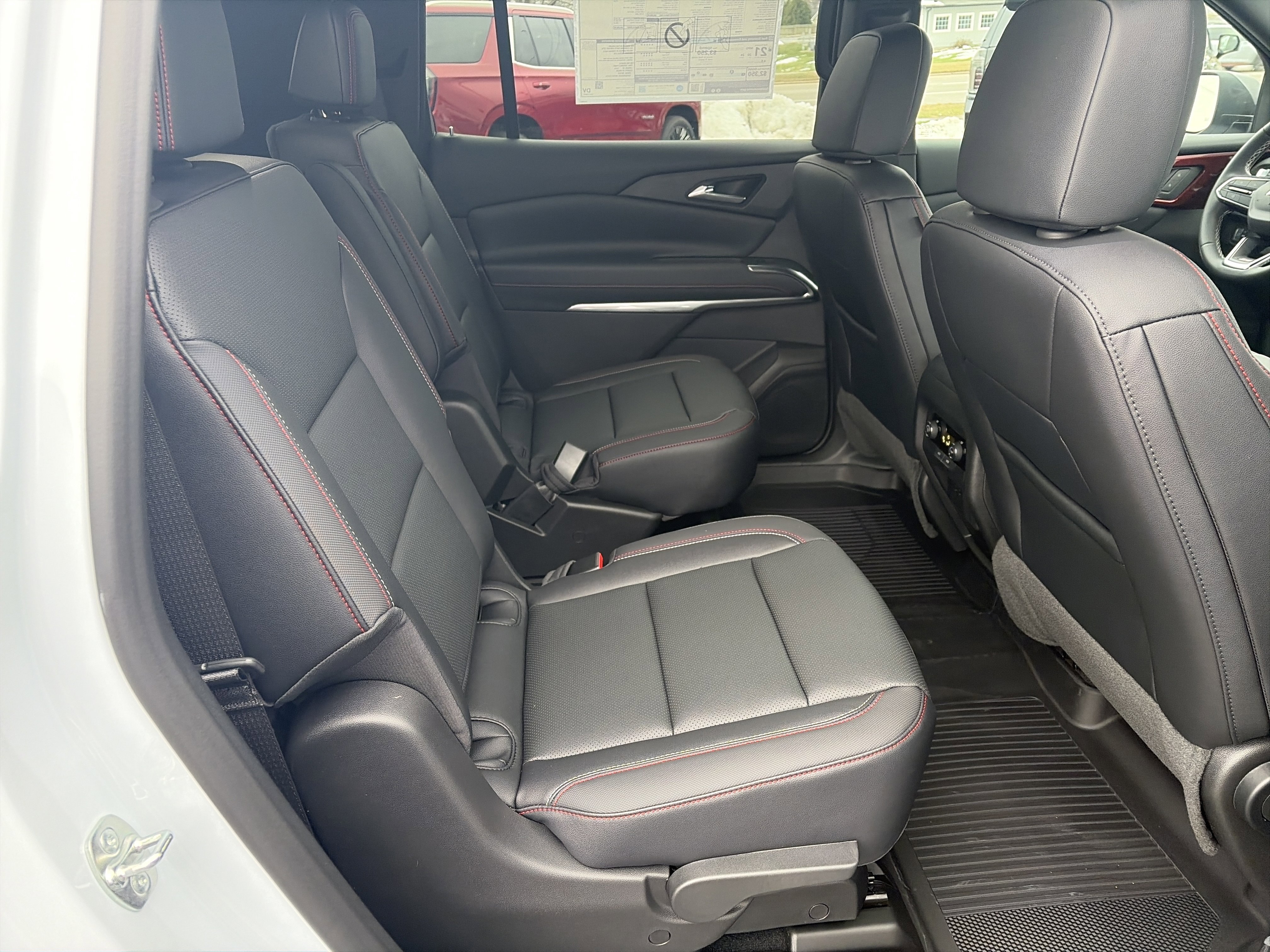 New 2026 Chevrolet Traverse Z71 w/ Driver Confidence Package image 13