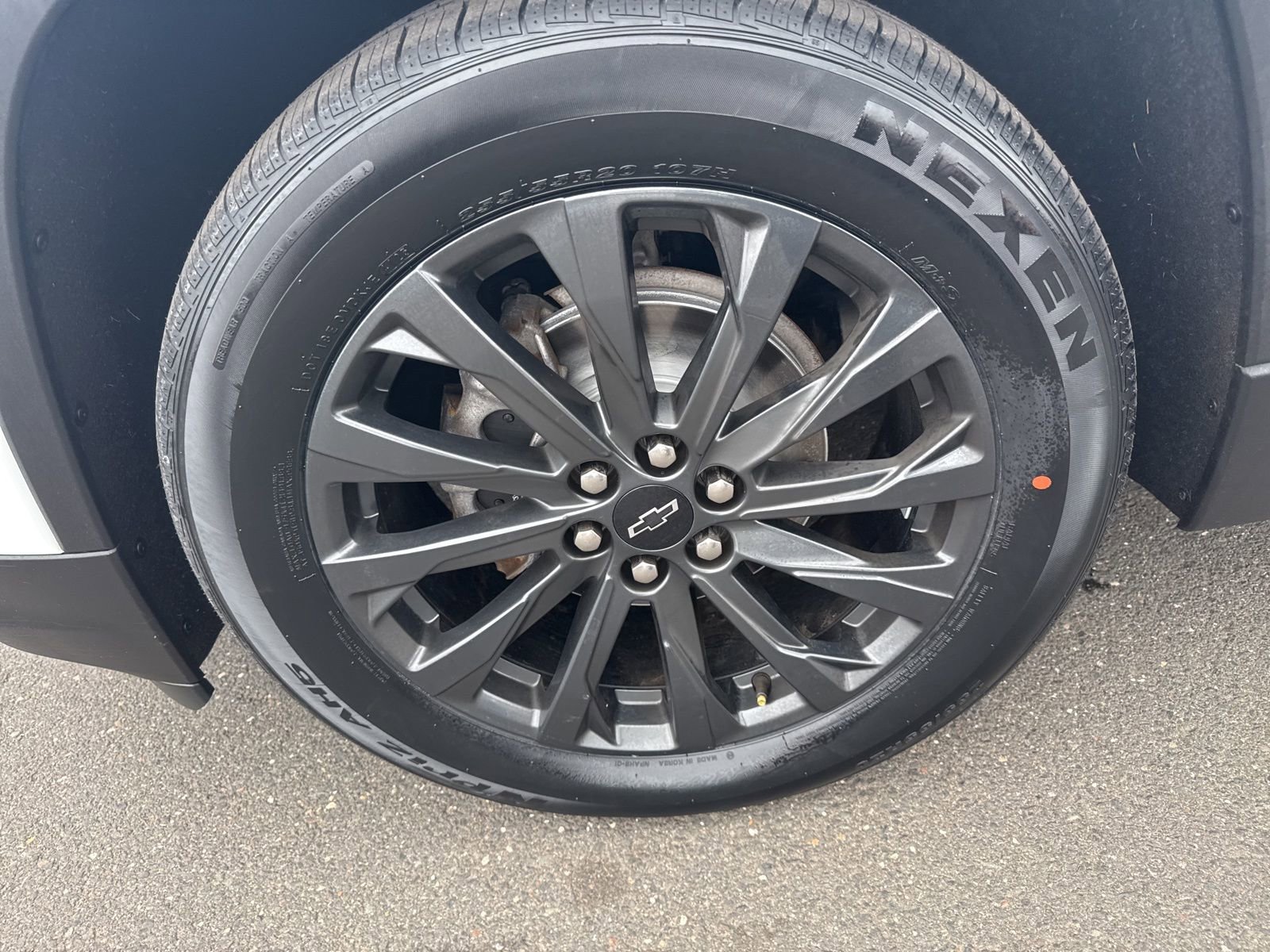 Used 2023 Chevrolet Traverse RS image 11