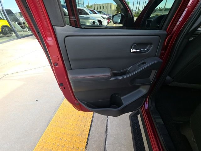 Used 2022 Nissan Frontier Pro-X RWD image 22