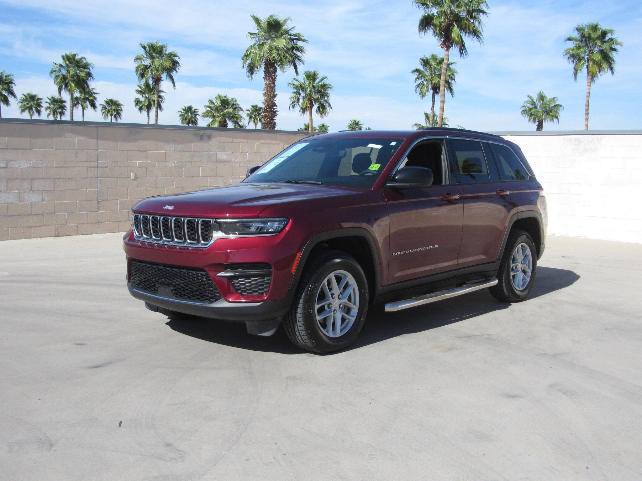 Used 2024 Jeep Grand Cherokee Laredo X w/ Trailer Tow Package image 1