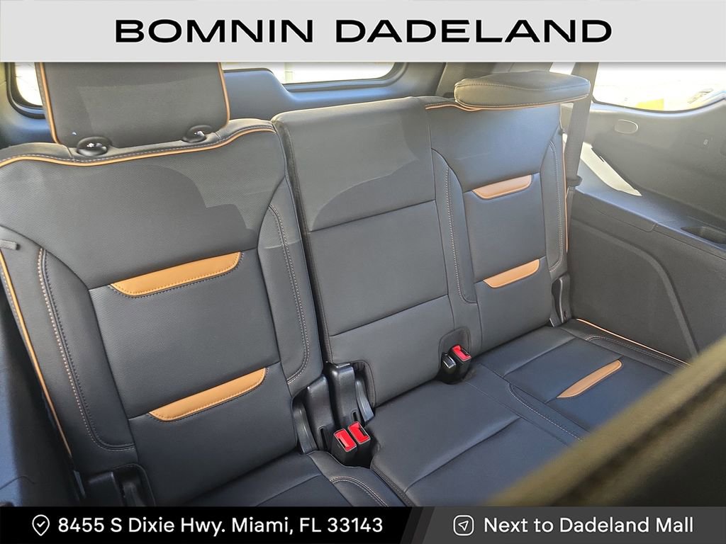 Used 2023 GMC Yukon AT4 w/ Technology Package image 7